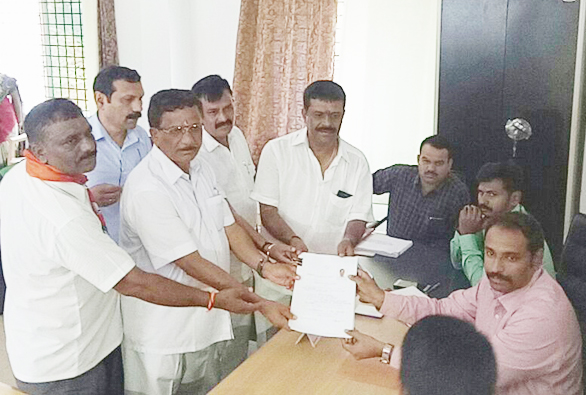 ವಿರಾಜಪೇಟೆ ಕ್ಷೇತ್ರ: ನಾಮಪತ್ರ ಸಲ್ಲಿಸಿದ ಬಿಜೆಪಿ ಅಭ್ಯರ್ಥಿ ಕೆ.ಜಿ.ಬೋಪಯ್ಯ